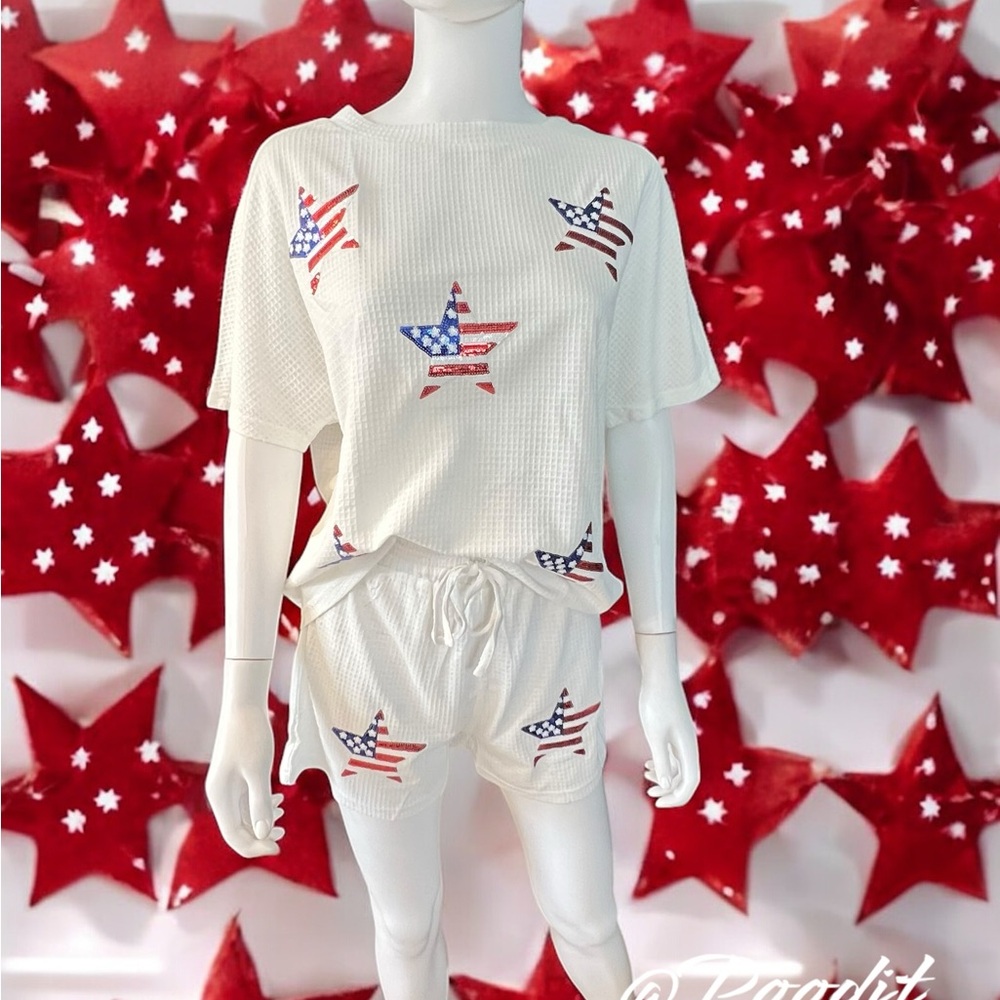 Patriotic waffle print short set sz large - Picture 6 of 7